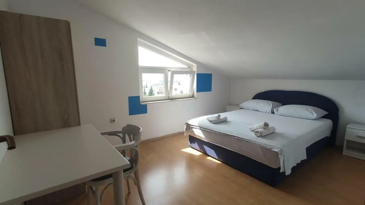 Small Northside Apartment Split